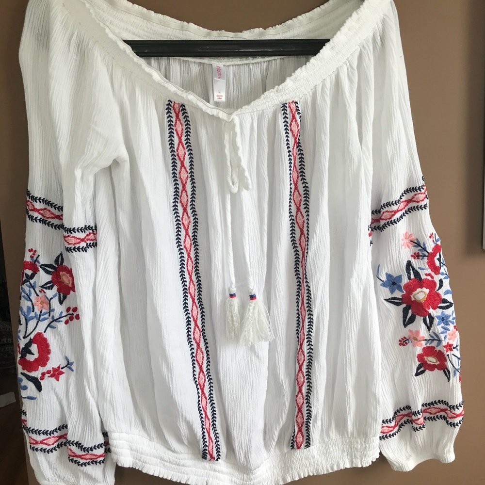 Xhilaration Off The Shoulder Flowly Floral Top